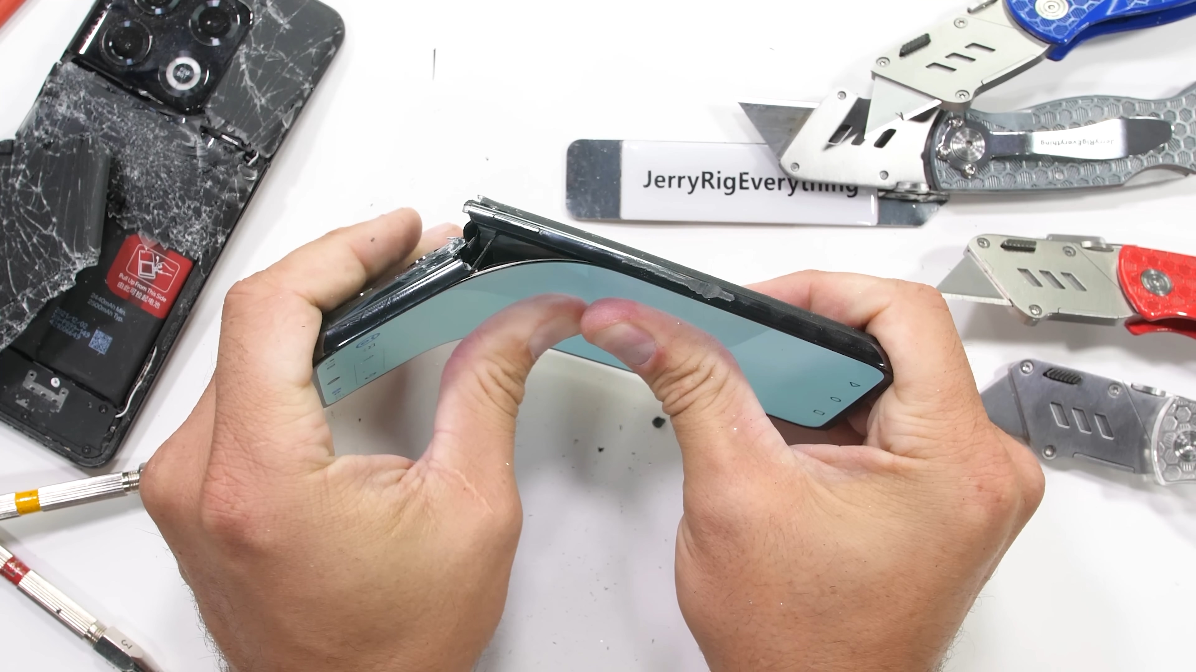 Has OnePlus Fixed their Newest Phone_ - Durability Test!_20220824_112846.358.jpg
