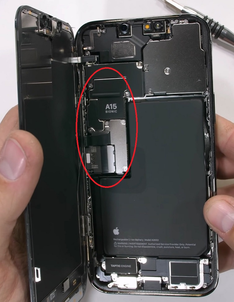The iPhone 13 Pro Max has TWO Secrets inside_! - Teardown!_20220915_153646.226.jpg