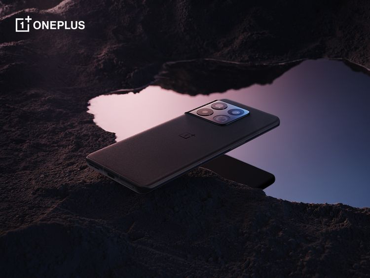 OnePlus-10-Pro_Black-Whole-Phone.jpg