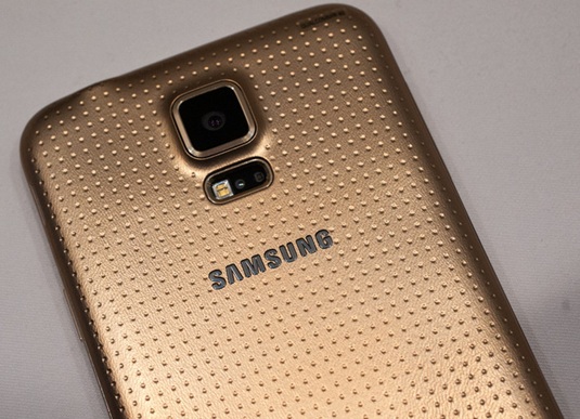Samsung-Galaxy-S5-Gold-Back.jpg