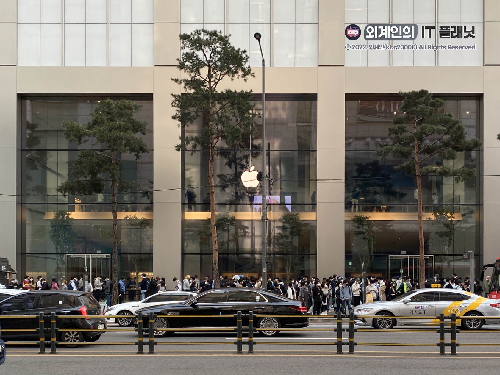 R_AppleMyeongdong_FirstDay_001.png