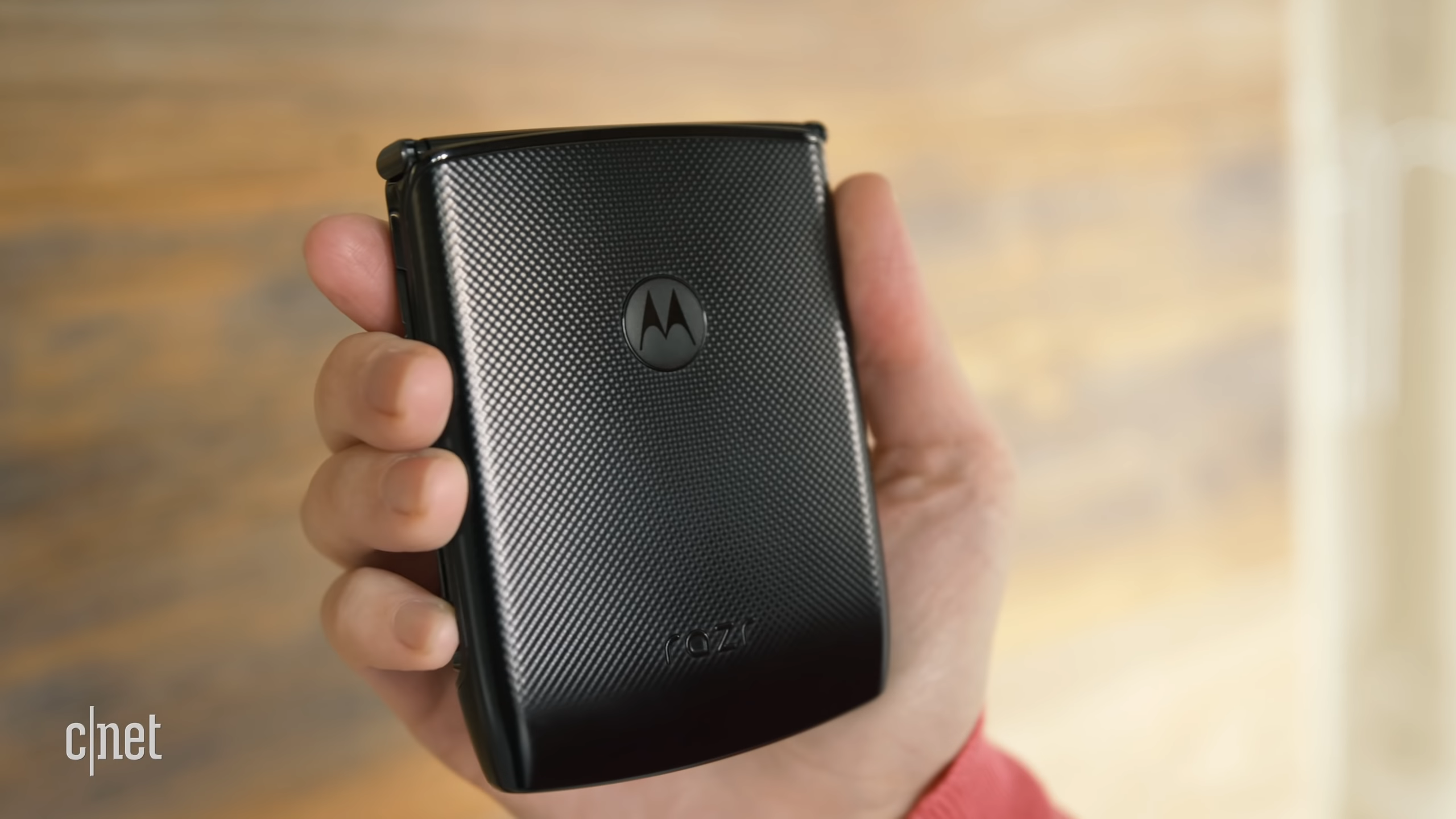 Motorola Razr first look_ A foldable and flip phone in one 5-50 screenshot.png