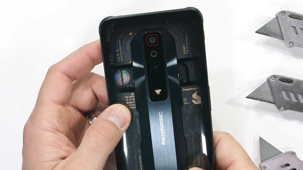 JerryRigEverything - Will internal LED',s compromise this Gaming Phone! - Durability Test! [lbJCTtWU86A - 1280x720 - 2m.png