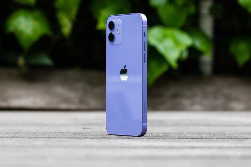 iphone-12-purple-verge.jpg