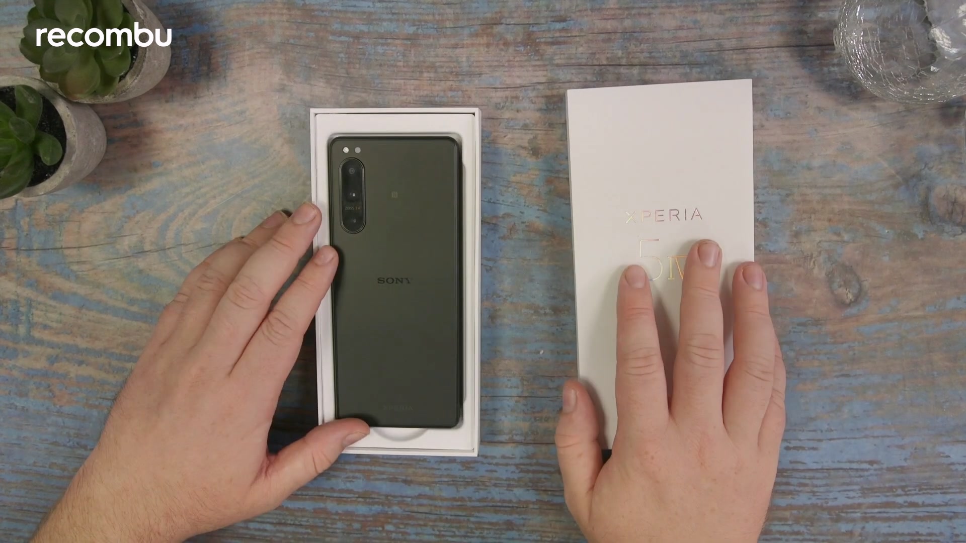 Sony Xperia 5 IV unboxing and hands on_20220901_182713.235.jpg