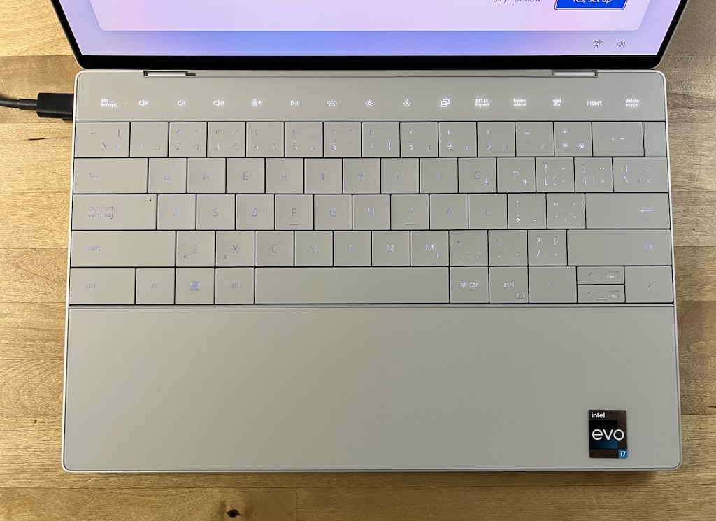 Dell-XPS-13-Plus-touch-bar.jpg