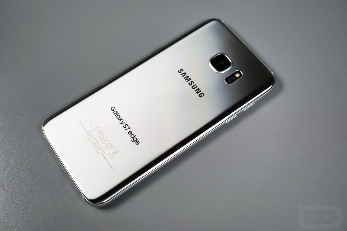 Samsung-Galaxy-S7-edge-SM-G935F-32GB-Silver-Gold-Black-Smartphone-NEW-172342254303-5.jpg