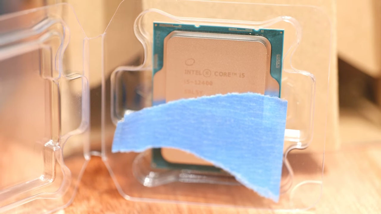 Intel-Core-i5-12400-retail-with-stock-cooler-6.jpg