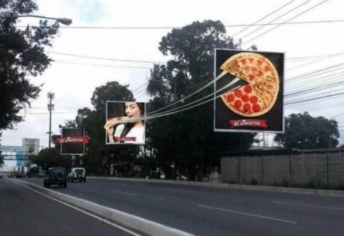 6 기발한 피자광고.jpg