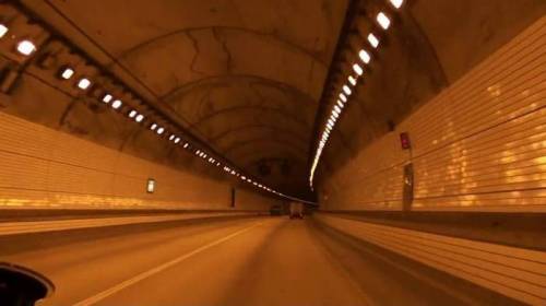 4 터널이 주황색인 이유.jpg