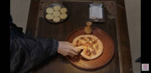 12 중국 사극에 등장한 전통음식 피자.jpg