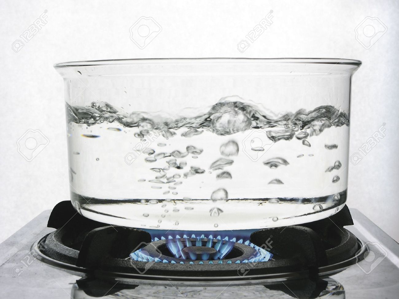 2456212-가스보다-맑은-물에-끓는-물.jpg