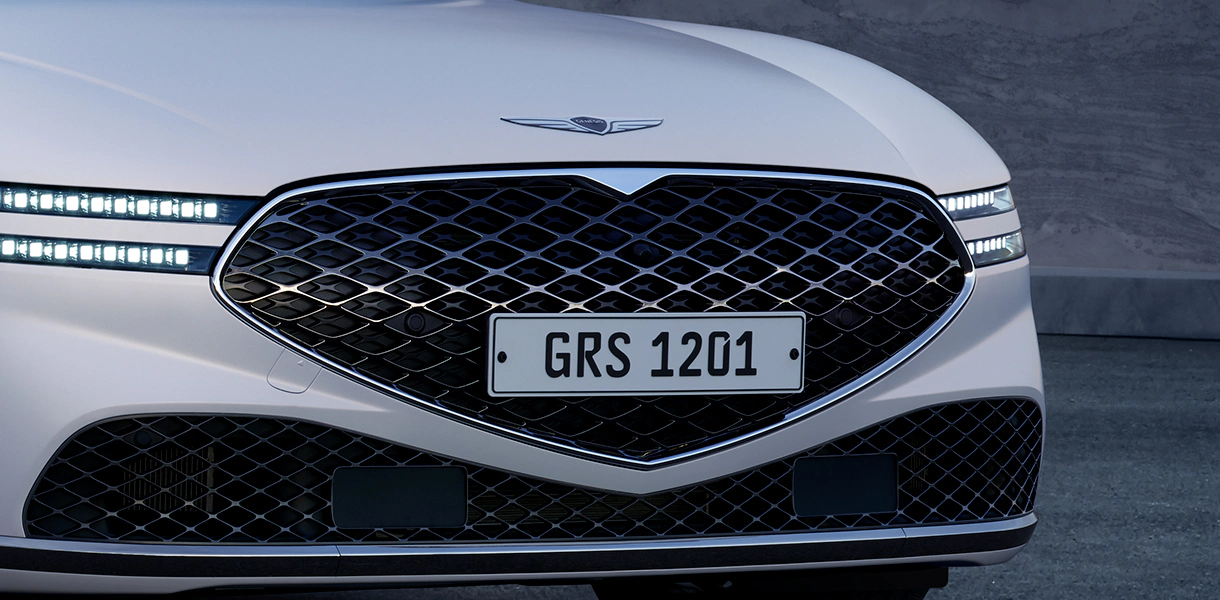 genesis-kr-design-g90-crest-grille-desktop-1220x600-ko.jpg