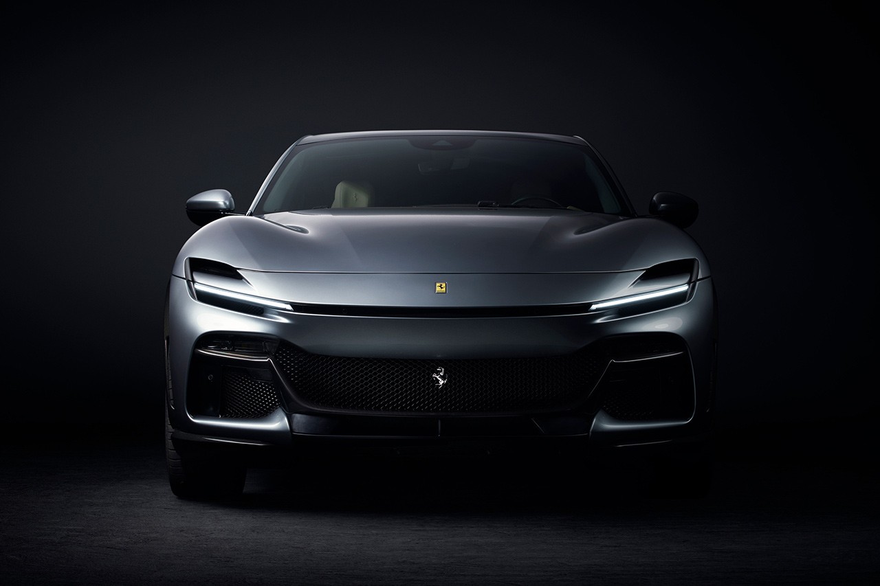 https_kr.hypebeast.com_files_2022_09_Ferrari-unveil-first-suv-sports-car-purosangue-image-spec-info-11.jpg