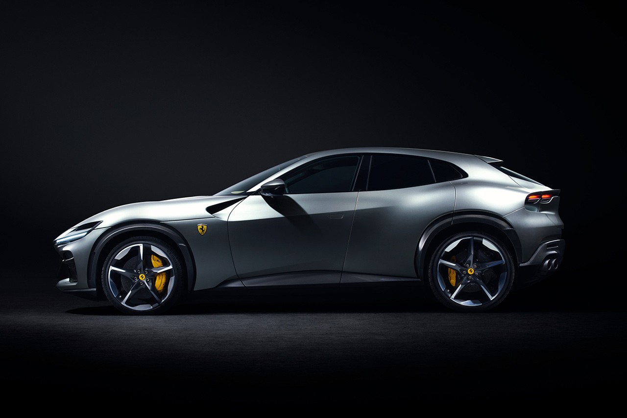 https_kr.hypebeast.com_files_2022_09_Ferrari-unveil-first-suv-sports-car-purosangue-image-spec-info-13.jpg