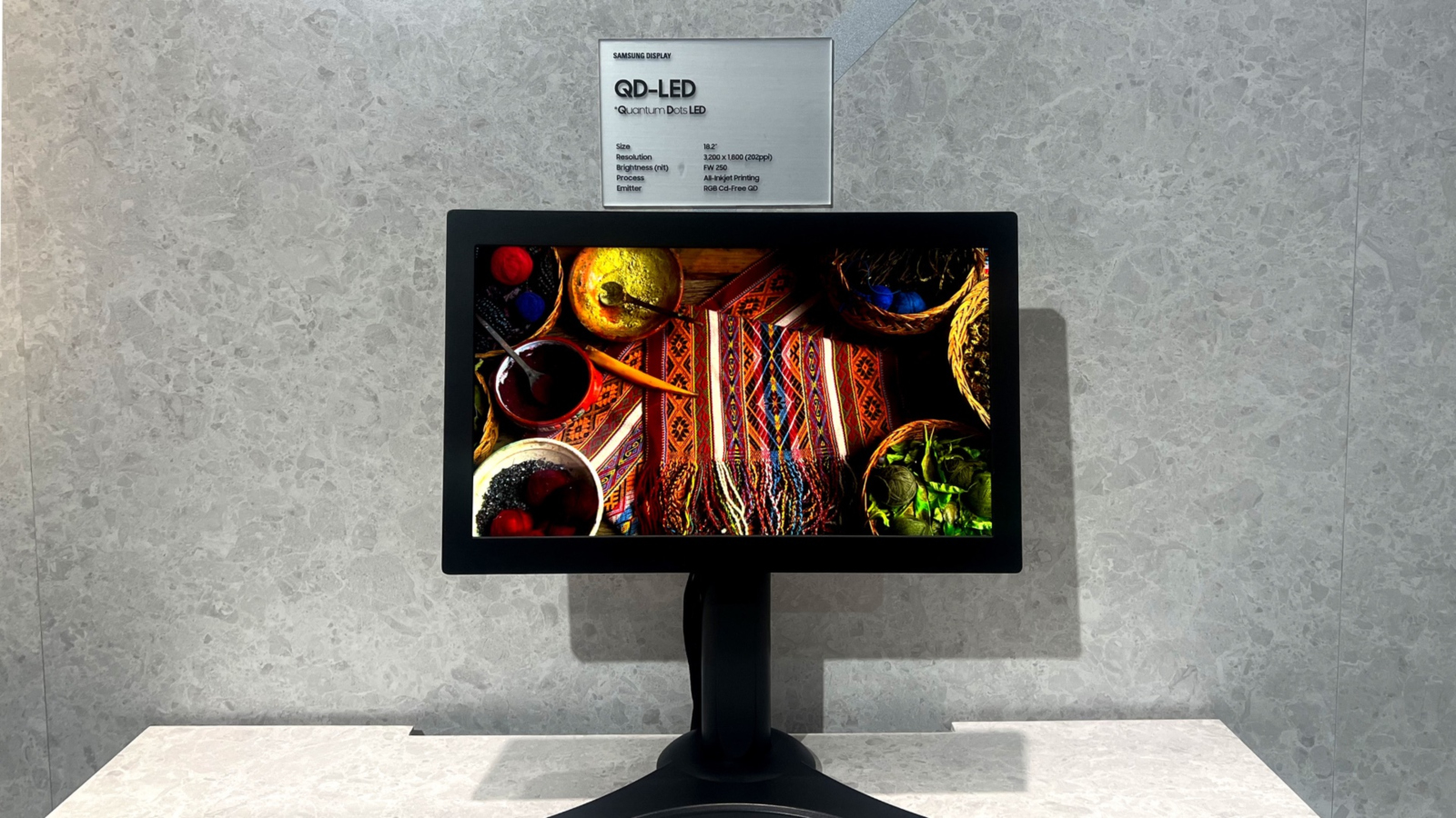 수정됨_Samsung-Display-QD-LED-Monitor-SID-2024.jpg
